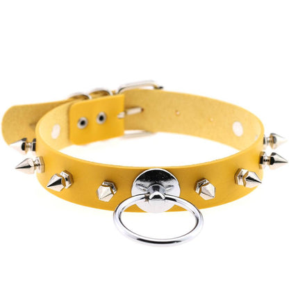 Skórzany choker z kolcami