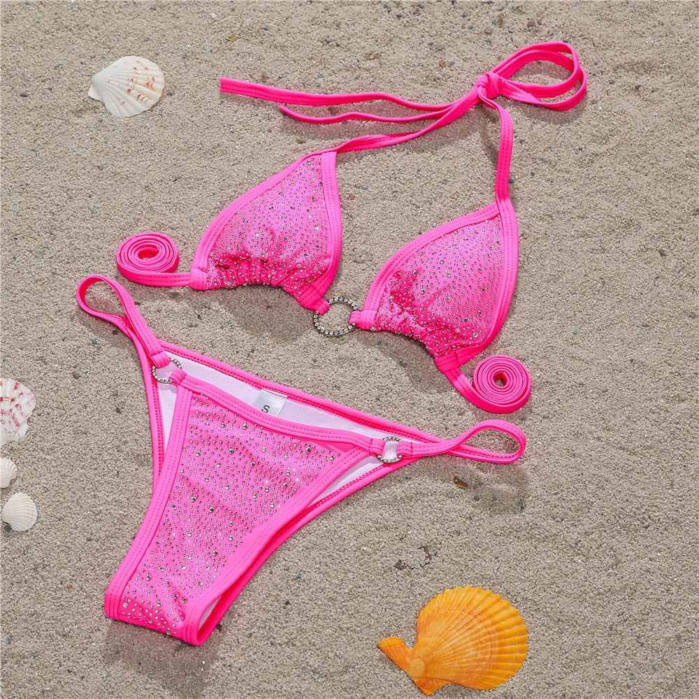 Bikini z diamentowym dekoltem