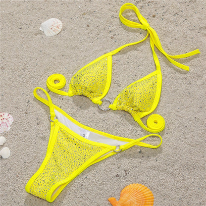 Bikini z diamentowym dekoltem