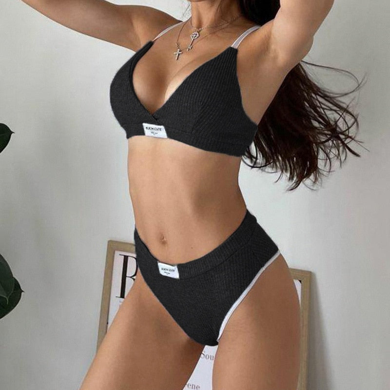 Zestaw bielizny w stylu sportowym