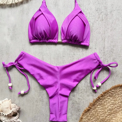 Bikini z ozdobnymi sznurkami