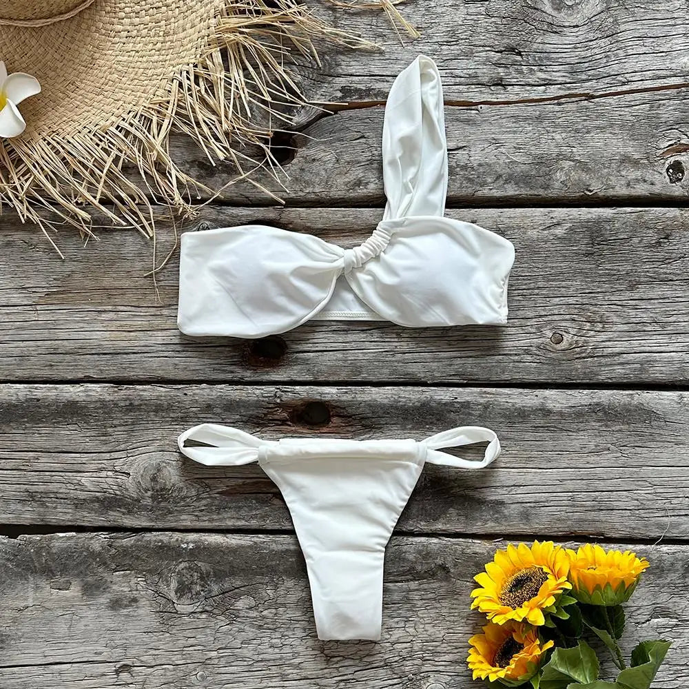 Bikini z wiązaniem na jedno ramię