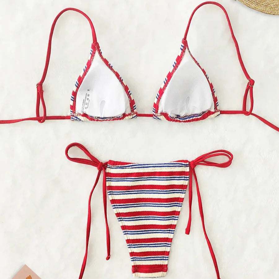 Dwuczęściowy strój kąpielowy w paski